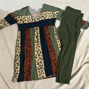 Tunic with coordinating jeggings